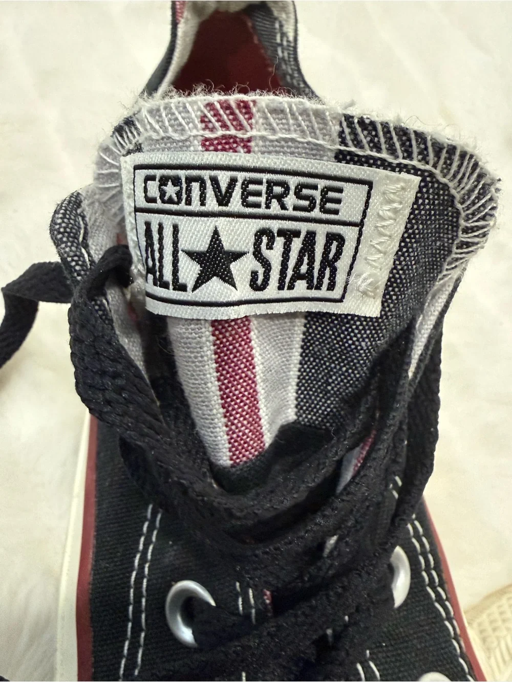 Converse staple low